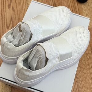 APL Women's Techloom Bliss in White